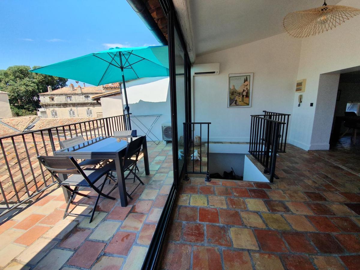 Au Coeur Du Centre Historique - Immeuble Classe - Terrasse - Climatise Nîmes Buitenkant foto