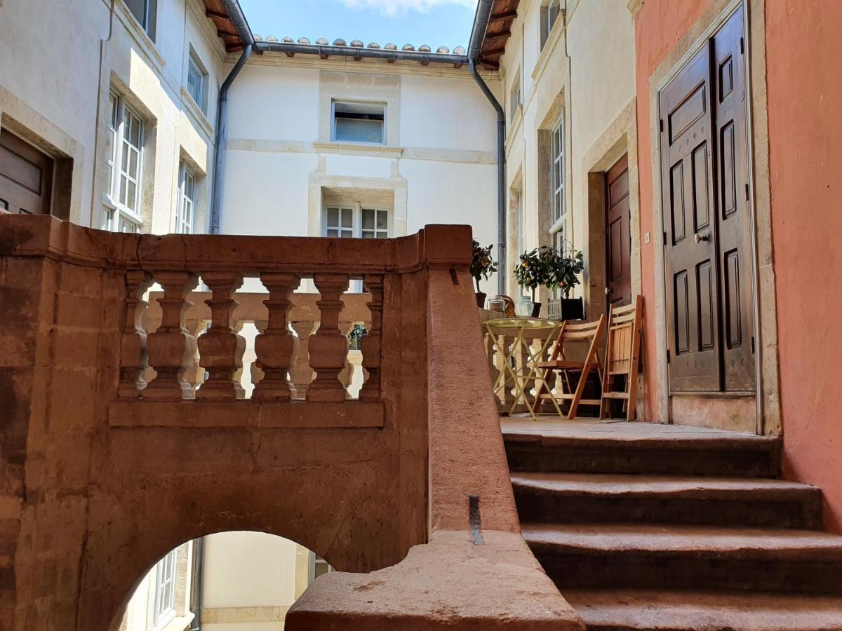 Au Coeur Du Centre Historique - Immeuble Classe - Terrasse - Climatise Nîmes Buitenkant foto