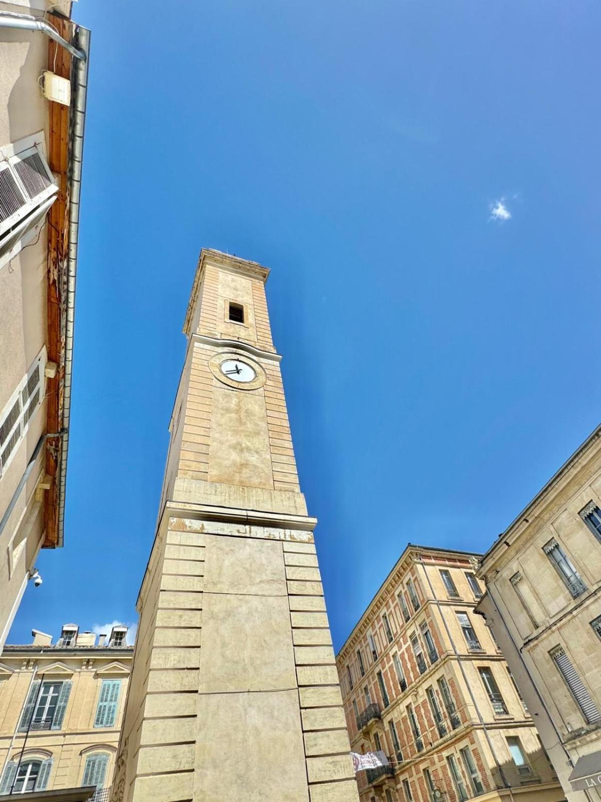 Au Coeur Du Centre Historique - Immeuble Classe - Terrasse - Climatise Nîmes Buitenkant foto