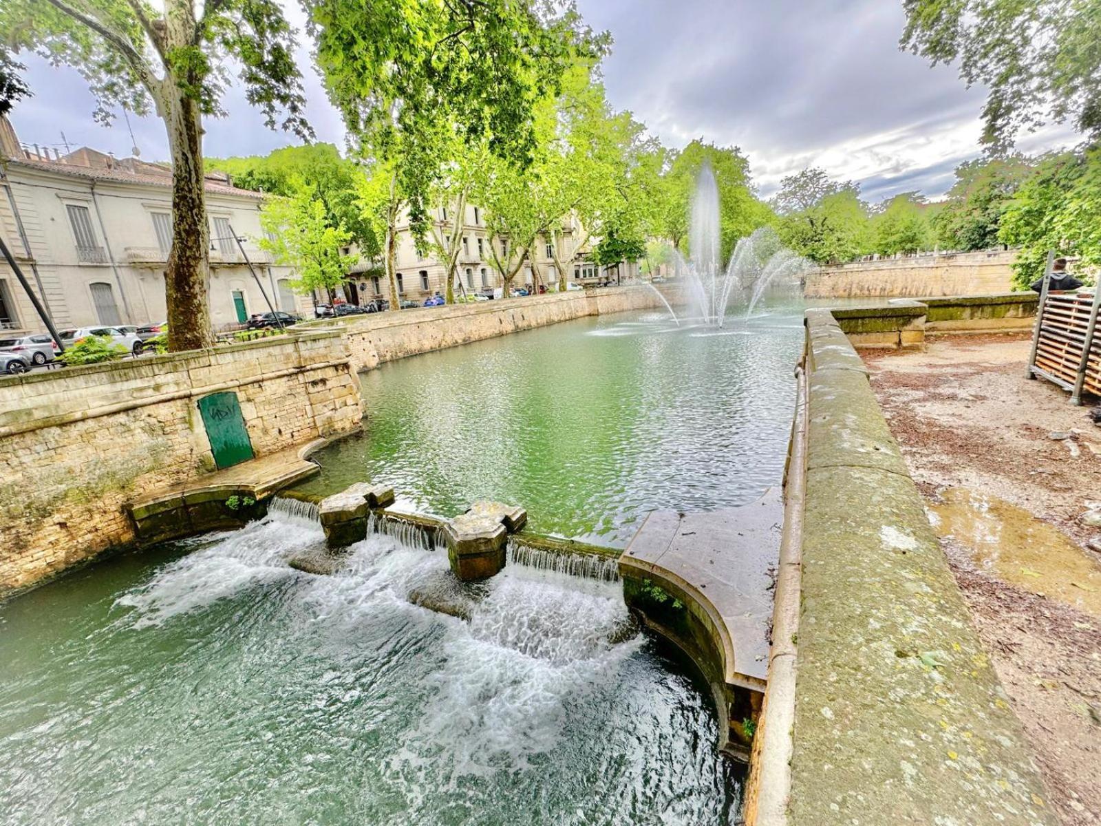 Au Coeur Du Centre Historique - Immeuble Classe - Terrasse - Climatise Nîmes Buitenkant foto